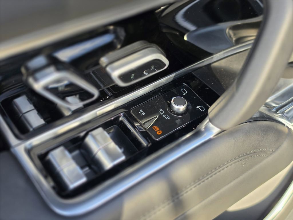 Used 2023 Land Rover Range Rover Long Wheelbase SE AWD/4WD image 14