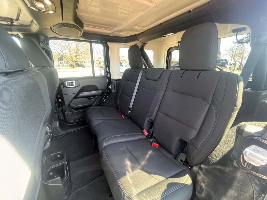 Used 2020 Jeep Wrangler Unlimited Sahara w/ Cold Weather Group AWD/4WD image 25