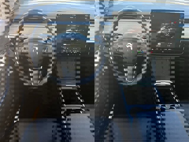 Used 2022 Tesla Model Y Long Range image 12