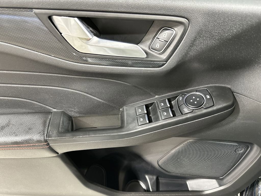 Used 2025 Ford Escape ST-Line image 15