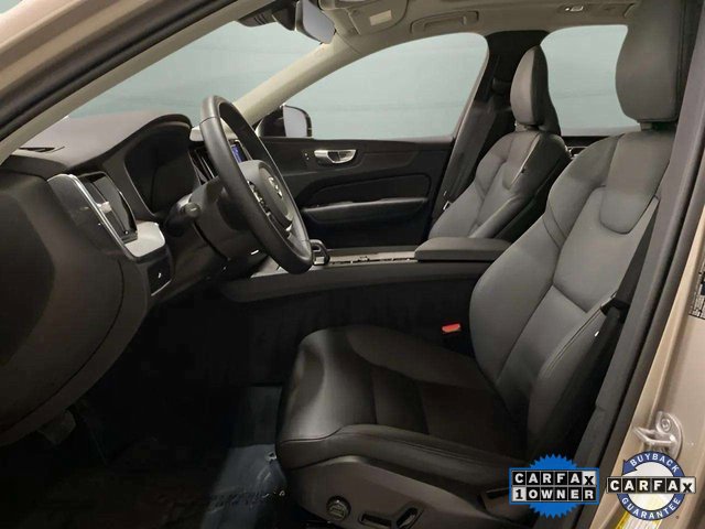 Used 2025 Volvo XC60 B5 Plus image 18
