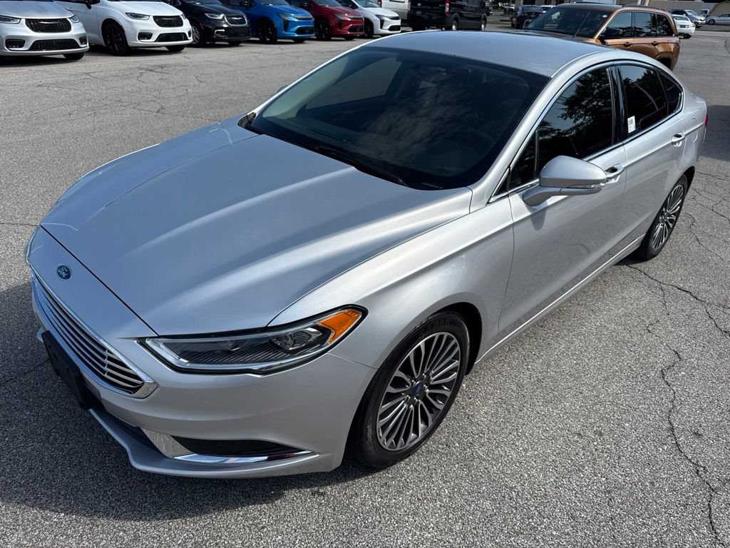 Used 2018 Ford Fusion SE w/ Fusion SE Technology Package FWD image 10