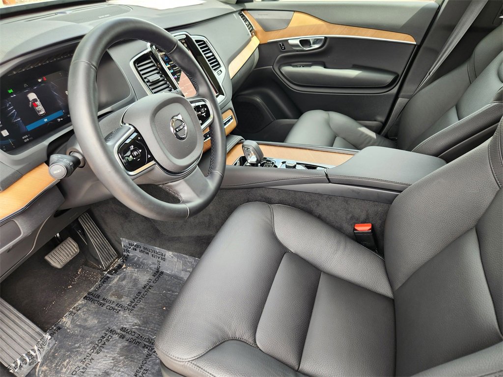 Used 2025 Volvo XC90 B6 Plus w/ Protection Package Premier image 7