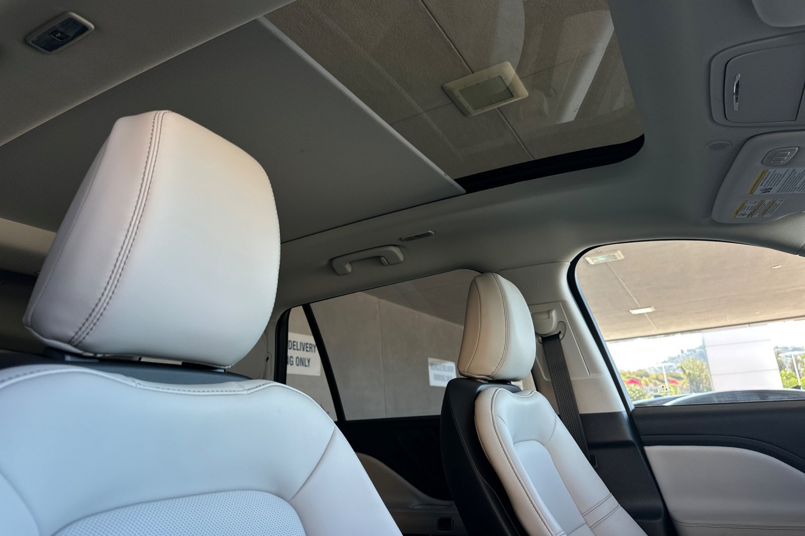 New 2026 Lincoln Aviator AWD image 17