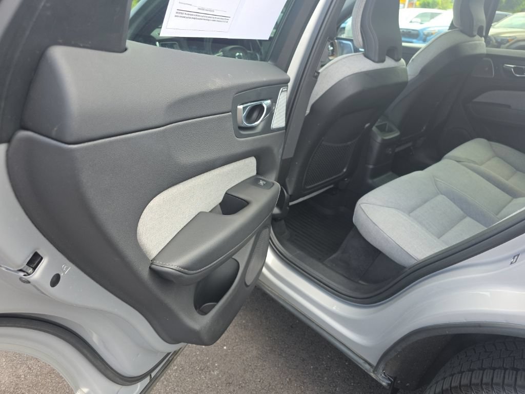 Used 2022 Volvo XC60 T8 Inscription w/ Advanced Package AWD/4WD image 12
