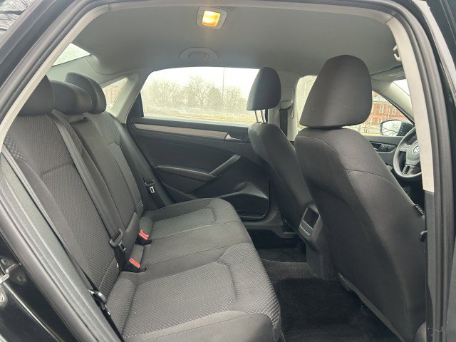 Used 2015 Volkswagen Passat 1.8T S image 23