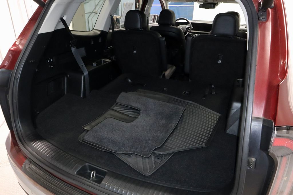Used 2023 Kia Telluride EX w/ EX Captain's Chair Package image 17