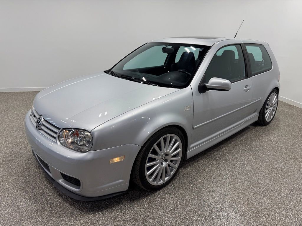 Used 2004 Volkswagen R32 image 2