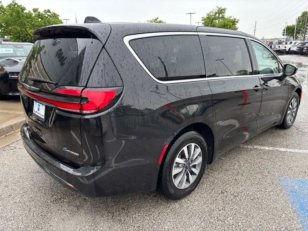 Used 2023 Chrysler Pacifica Touring-L FWD image 24