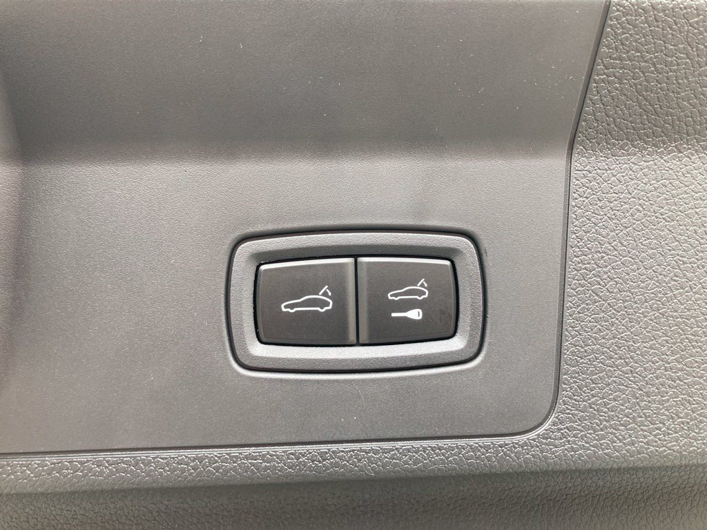 New 2025 Porsche Panamera 4 AWD/4WD image 11
