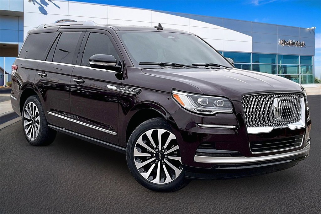 Used 2023 Lincoln Navigator Reserve image 10