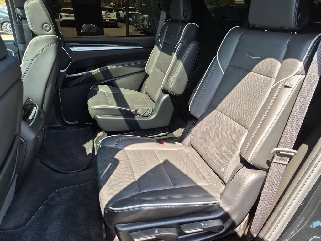 Certified 2025 Cadillac Escalade Sport AWD/4WD image 17