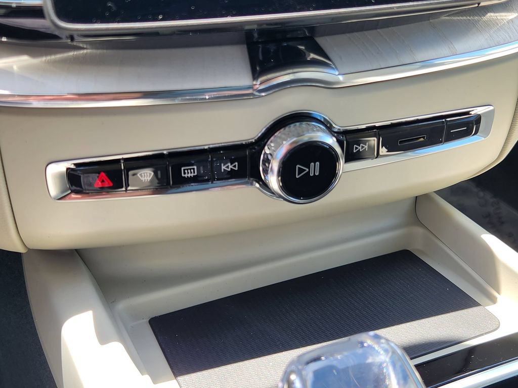 New 2026 Volvo XC60 B5 Ultra w/ Protection Package Premier AWD/4WD image 27