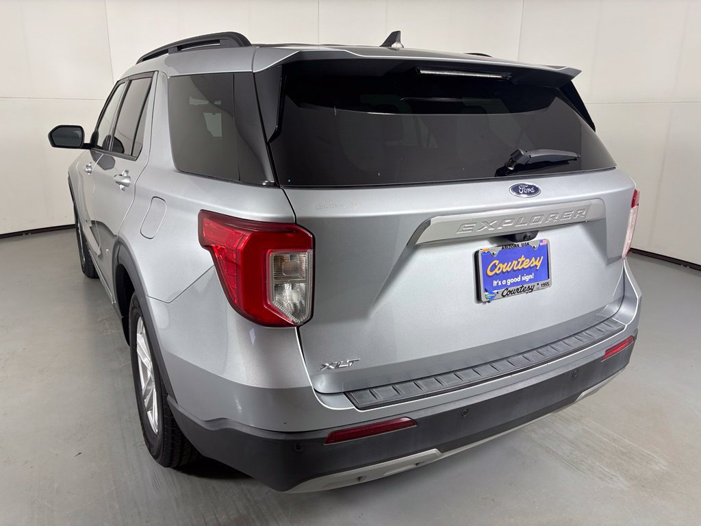 Used 2023 Ford Explorer XLT w/ Equipment Group 202A RWD image 6