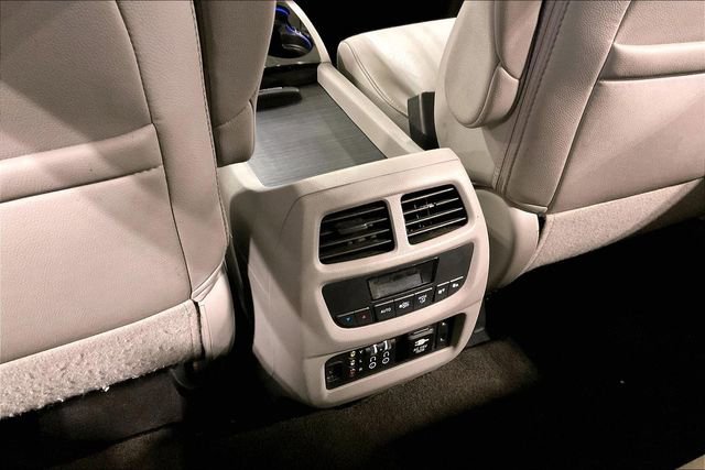 Used 2016 Honda Pilot Touring image 34