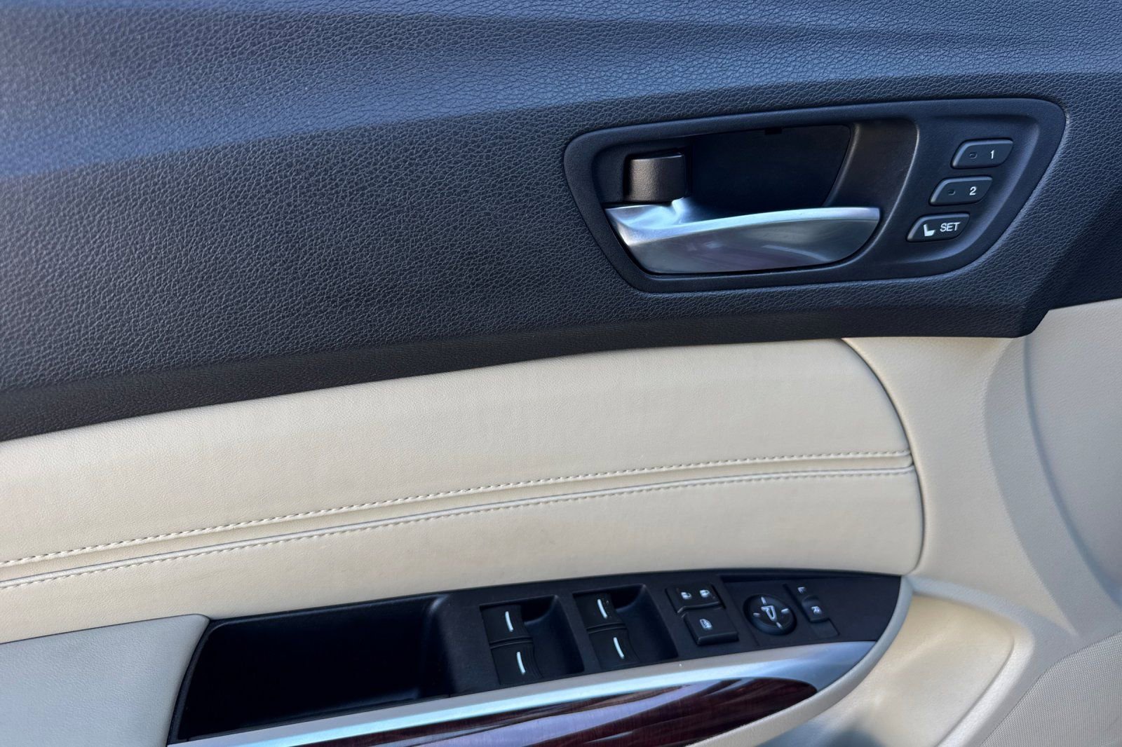 Used 2015 Acura TLX V6 w/ Technology Package FWD image 13