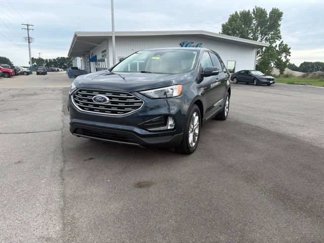 Used 2024 Ford Edge Titanium AWD/4WD image 2