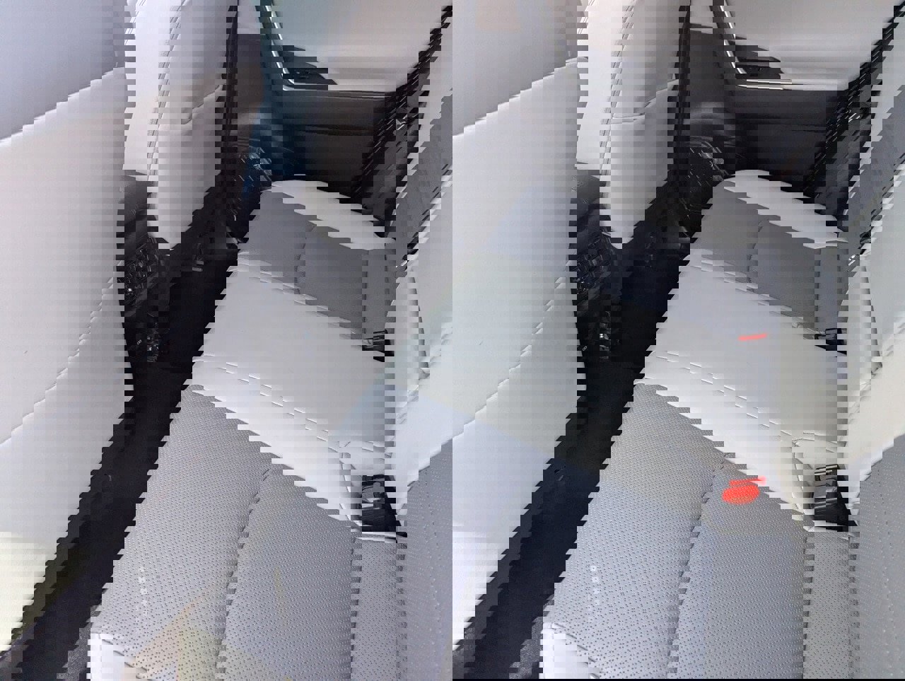 Used 2023 Toyota RAV4 Limited image 15