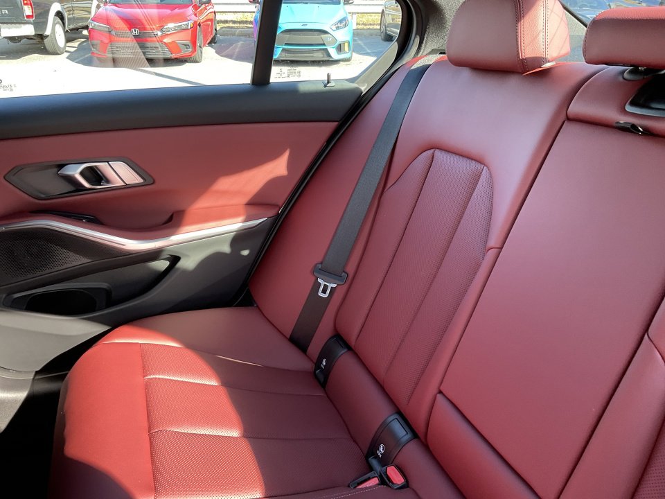 Used 2023 BMW 330i xDrive Sedan w/ Premium Package image 29