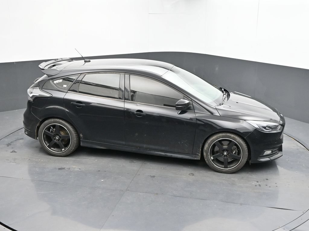 Used 2018 Ford Focus ST FWD image 16