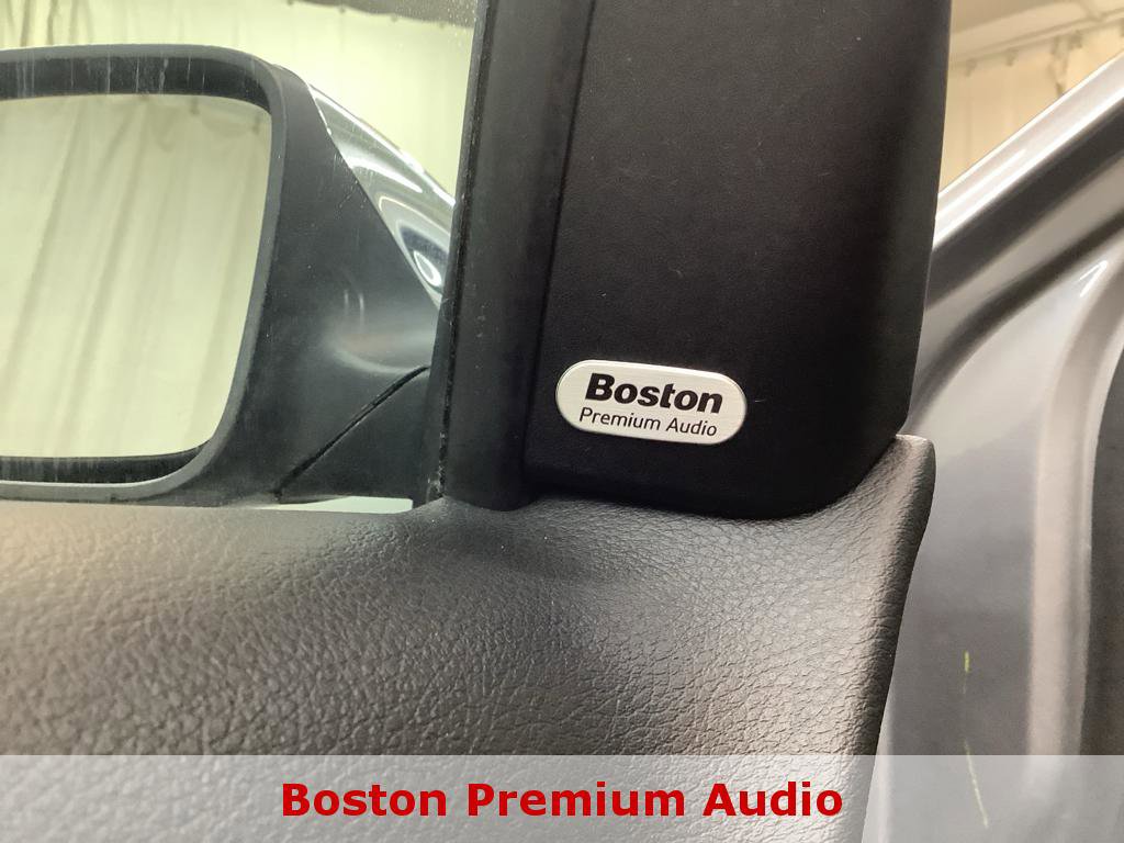 Used 2013 Chrysler 200 Limited image 15