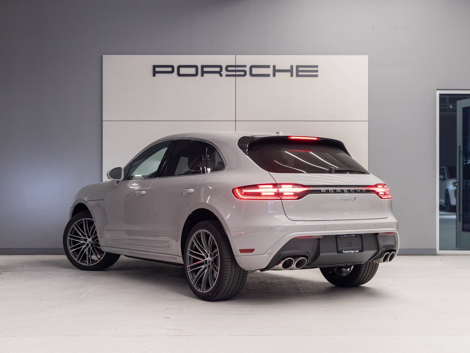 Certified 2026 Porsche Macan S AWD/4WD image 3