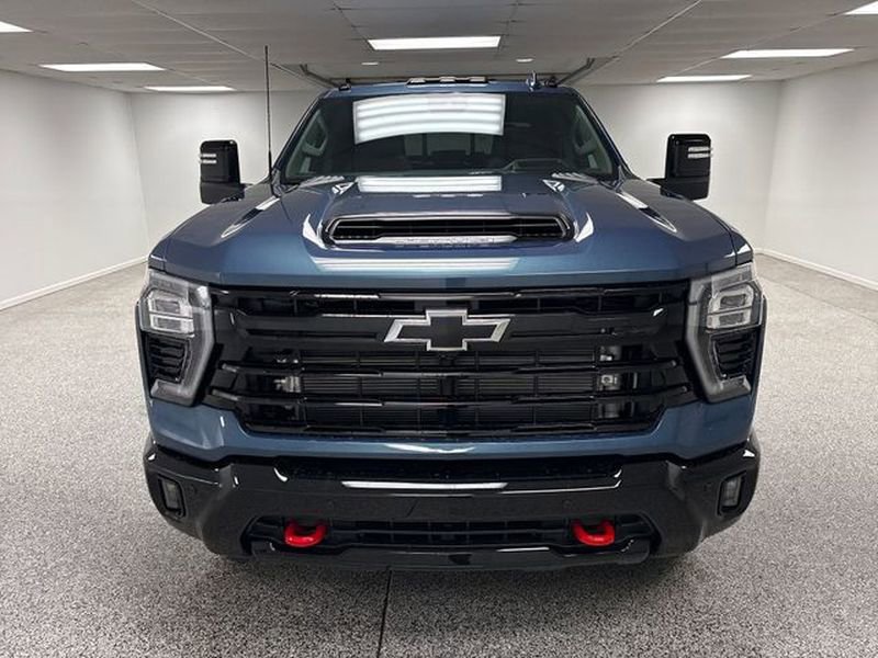 New 2026 Chevrolet Silverado 3500 LTZ w/ LTZ Plus Package video 2