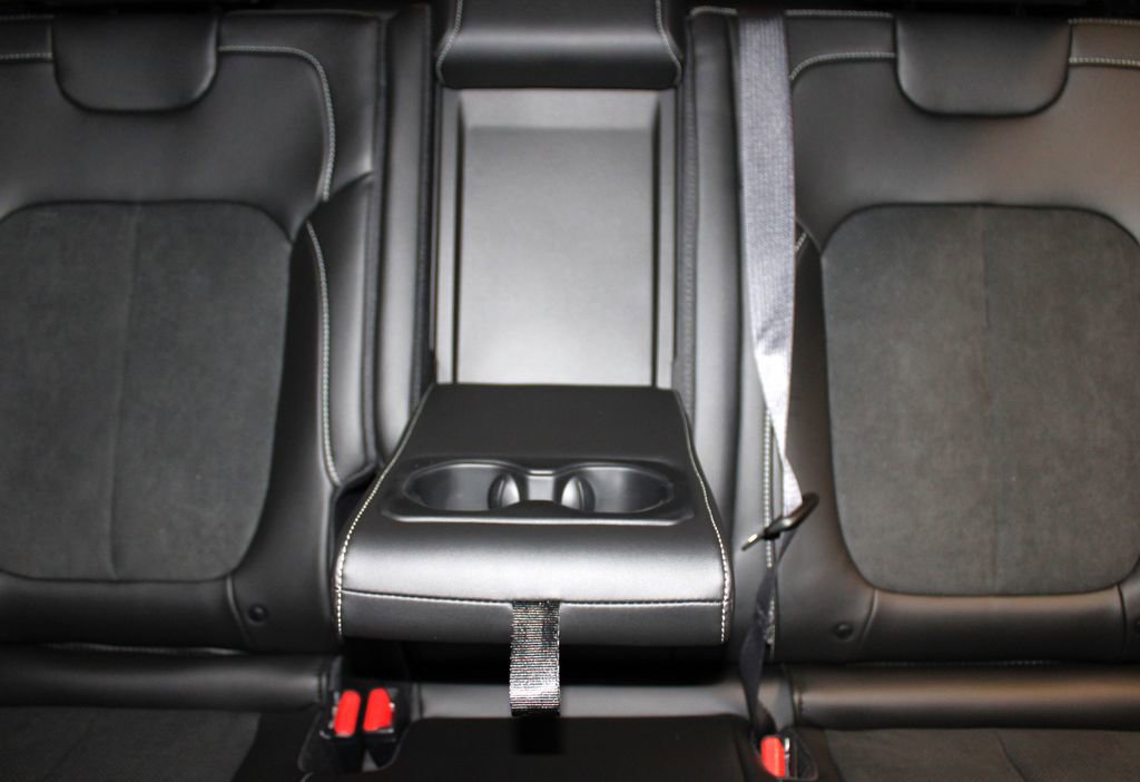 New 2025 Jeep Grand Cherokee Altitude image 26