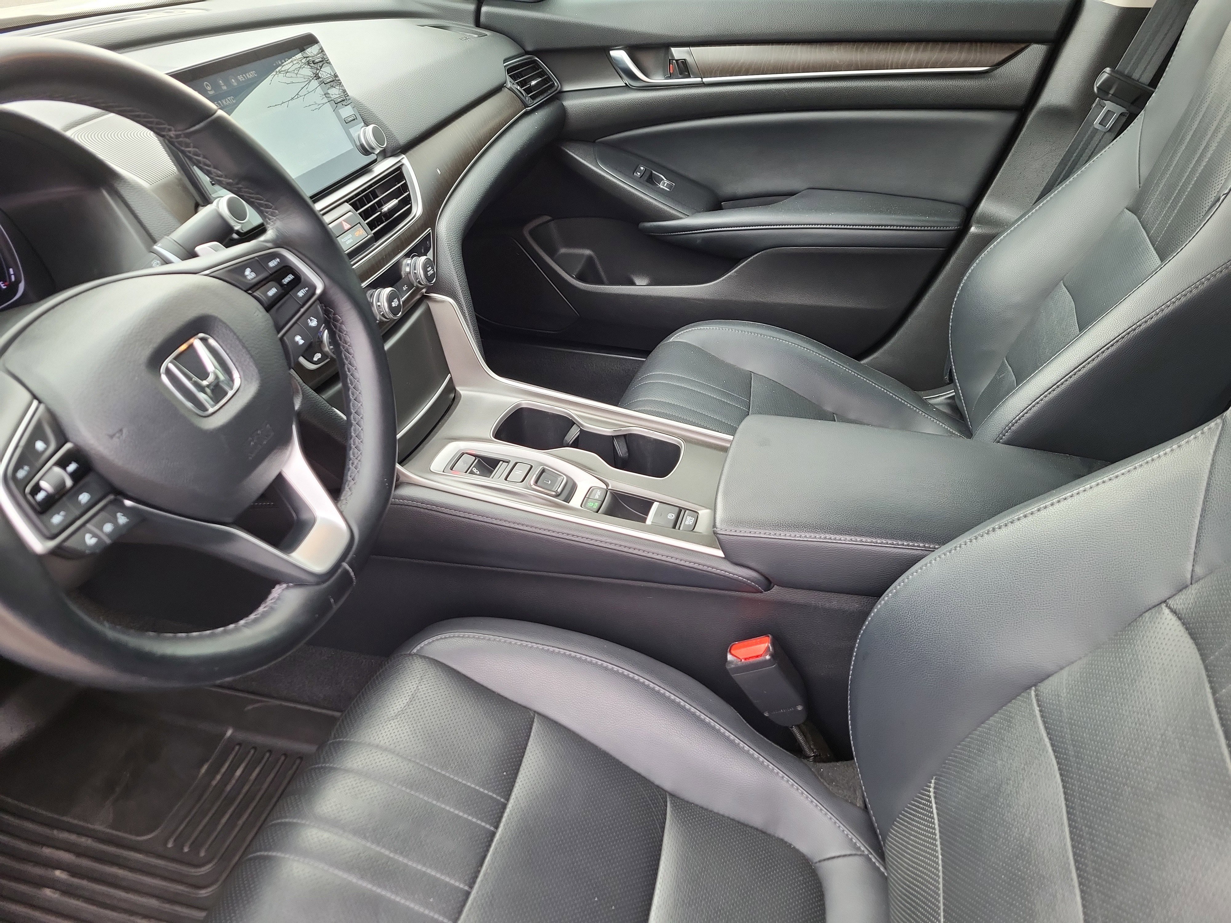 Used 2018 Honda Accord Touring image 7