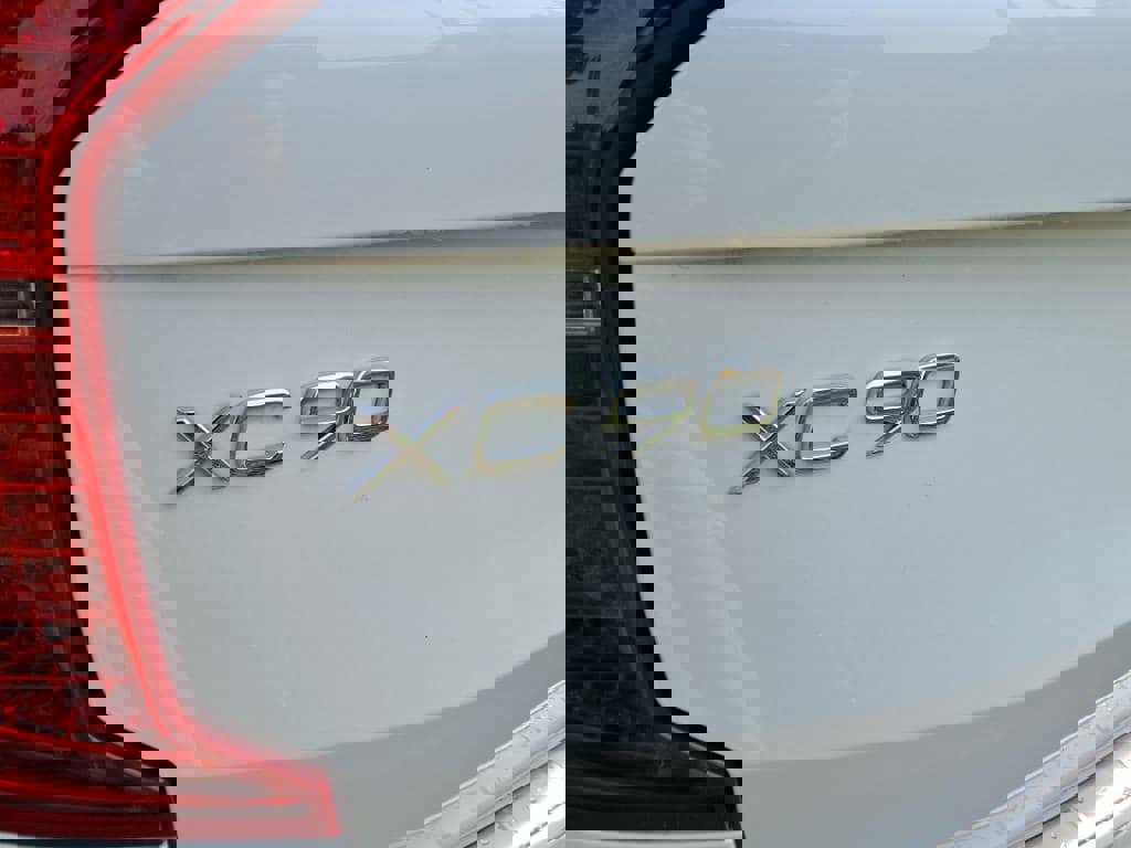 Used 2025 Volvo XC90 T8 Ultra w/ Protection Package Premier image 28