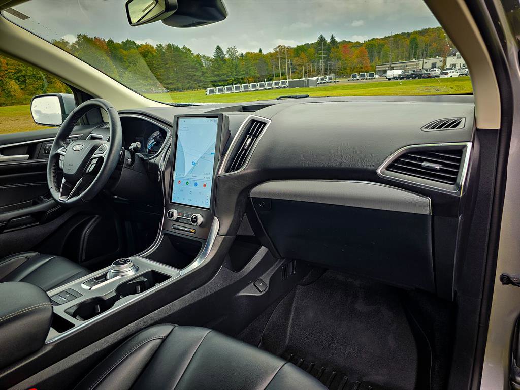 Used 2021 Ford Edge Titanium w/ Class II Trailer Tow Package image 47