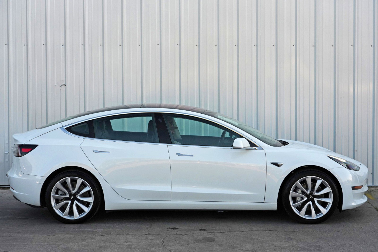 Used 2018 Tesla Model 3 Long Range image 52