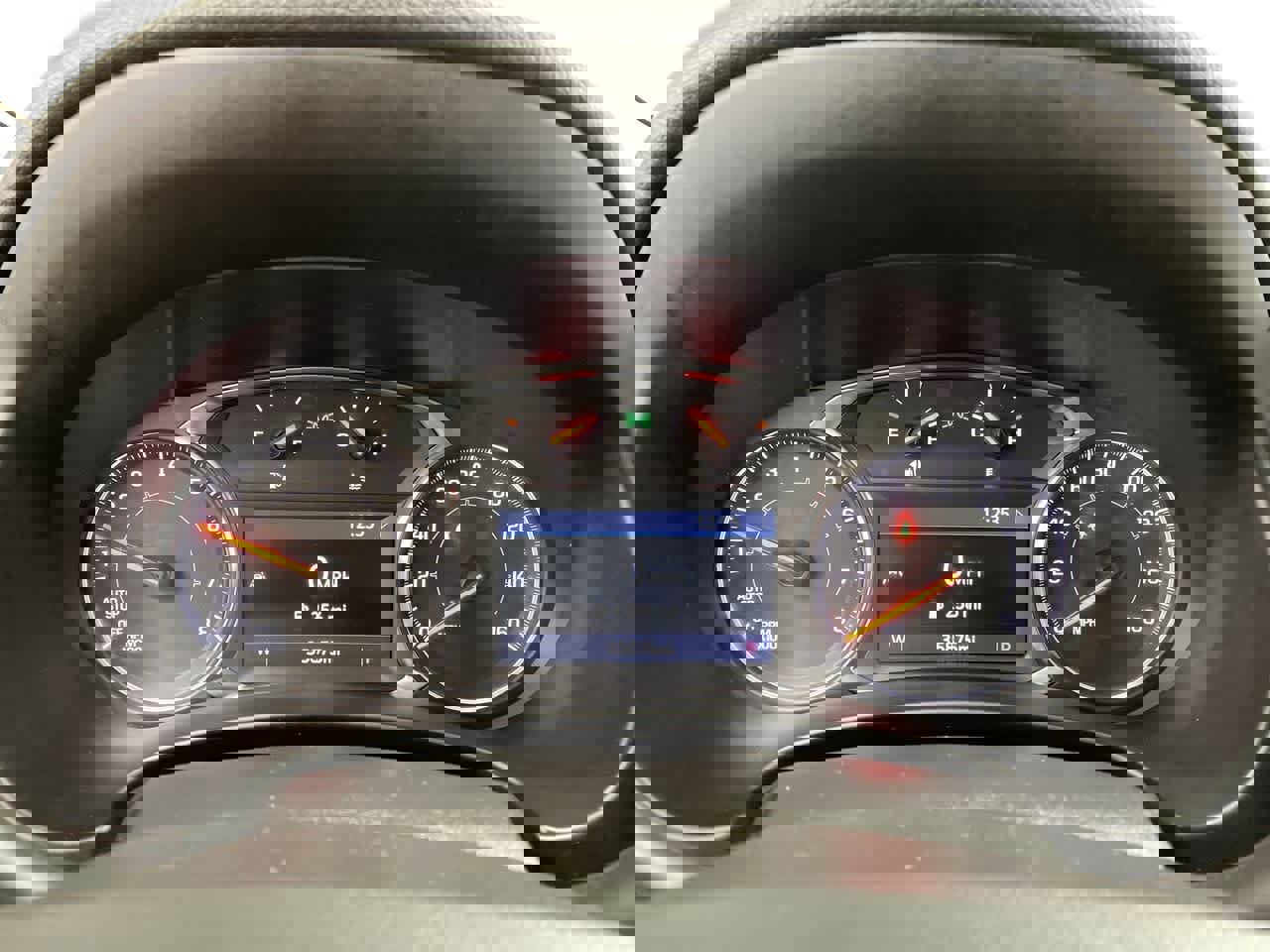 Used 2023 GMC Terrain SLT image 28