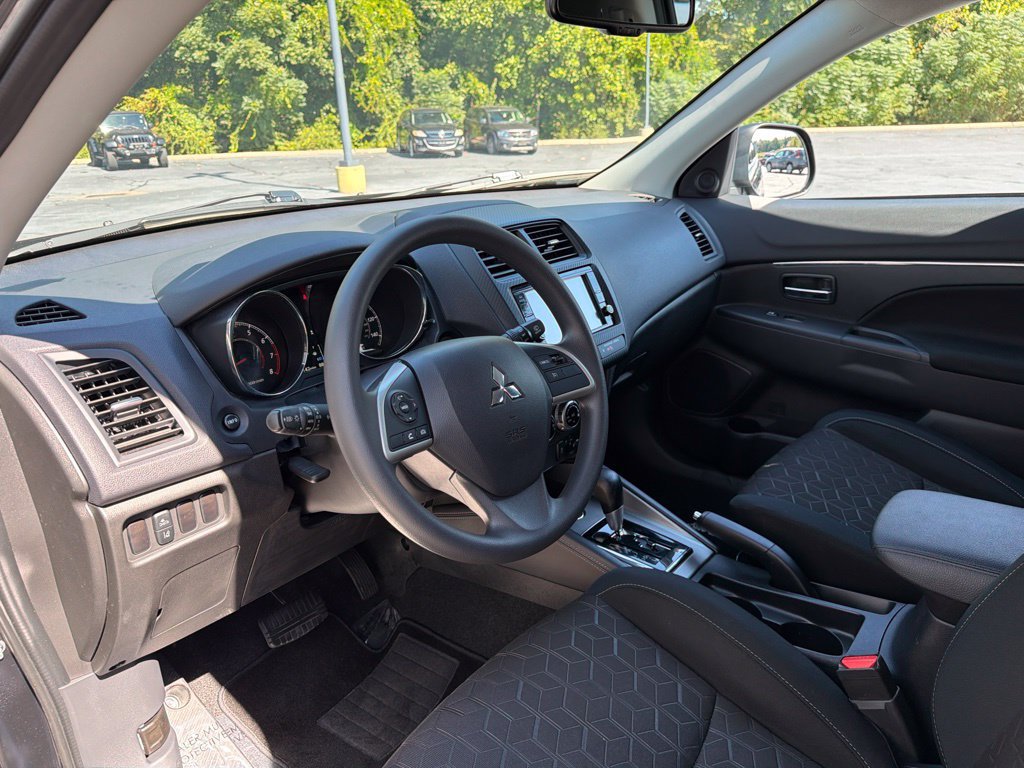 Used 2025 Mitsubishi Outlander Sport ES AWD/4WD image 38