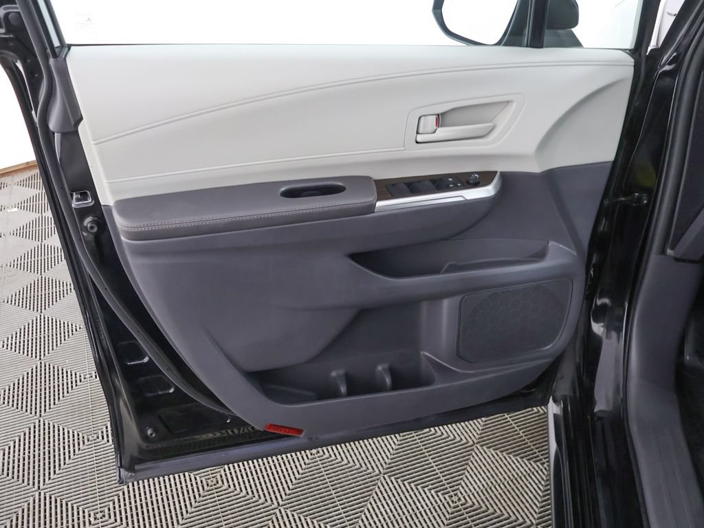 Used 2024 Toyota Sienna LE AWD/4WD image 21