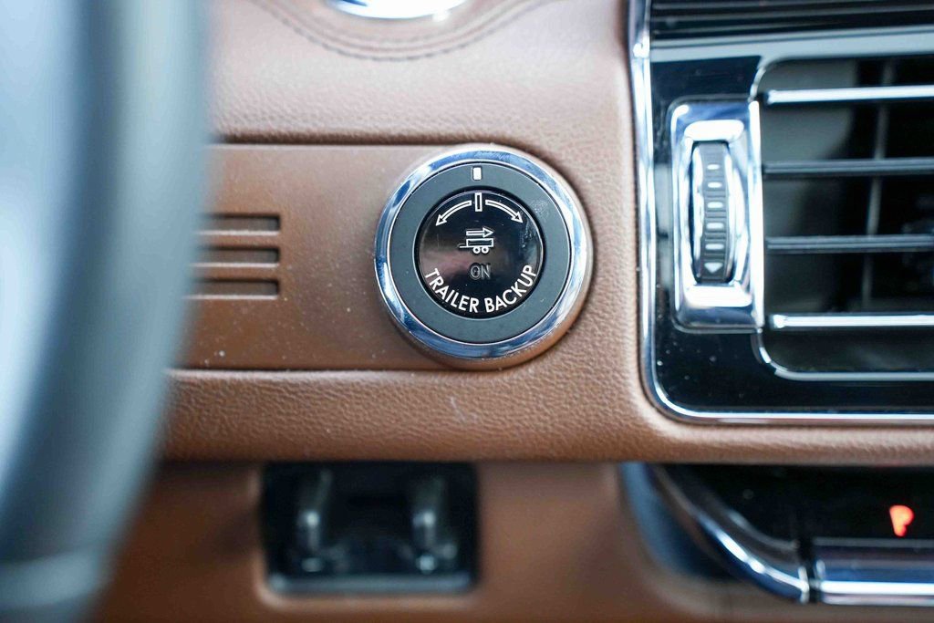 Used 2024 Lincoln Navigator Reserve image 41