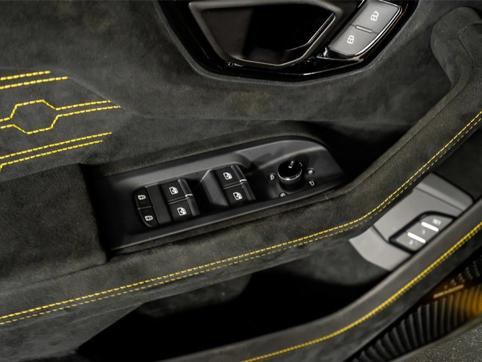 Used 2023 Lamborghini Urus Performante image 49