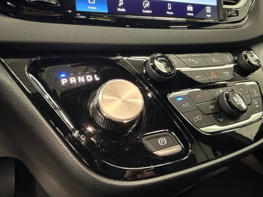 Used 2026 Chrysler Pacifica Select FWD image 36
