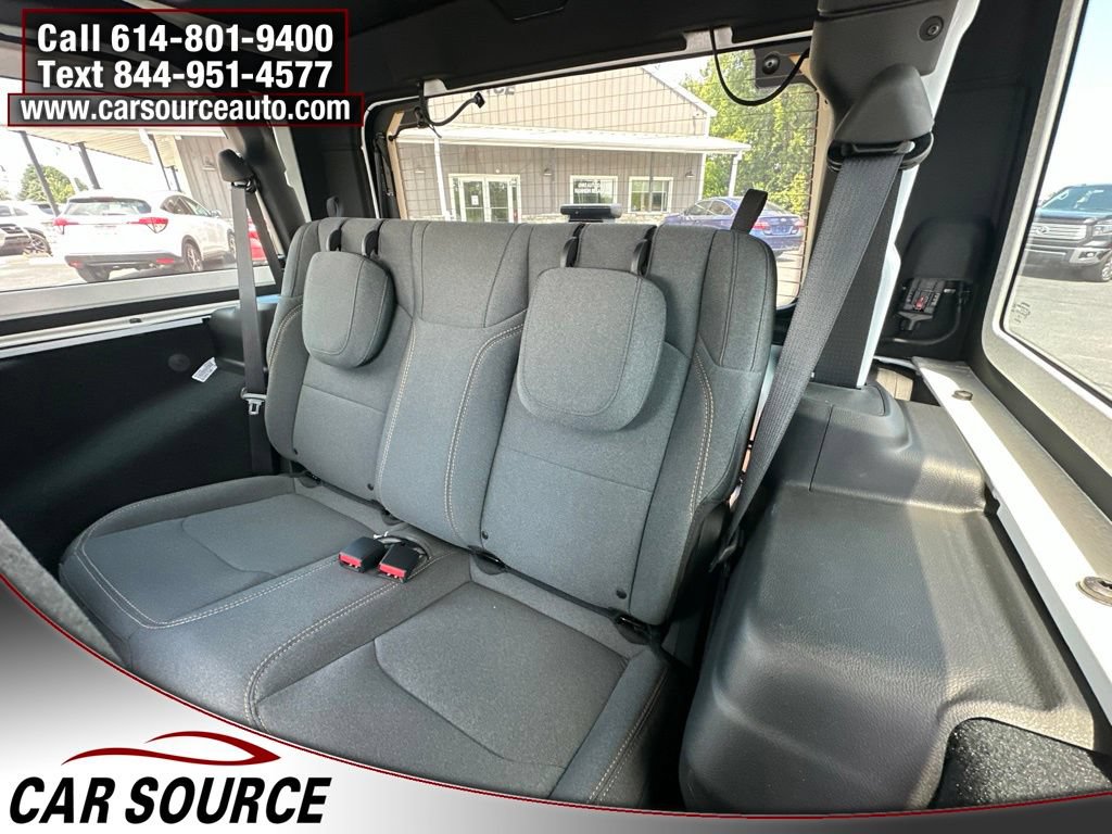 Used 2024 Jeep Wrangler Sport AWD/4WD image 18