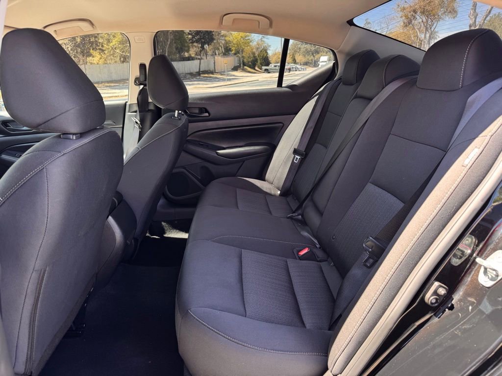 Used 2025 Nissan Altima 2.5 S image 14