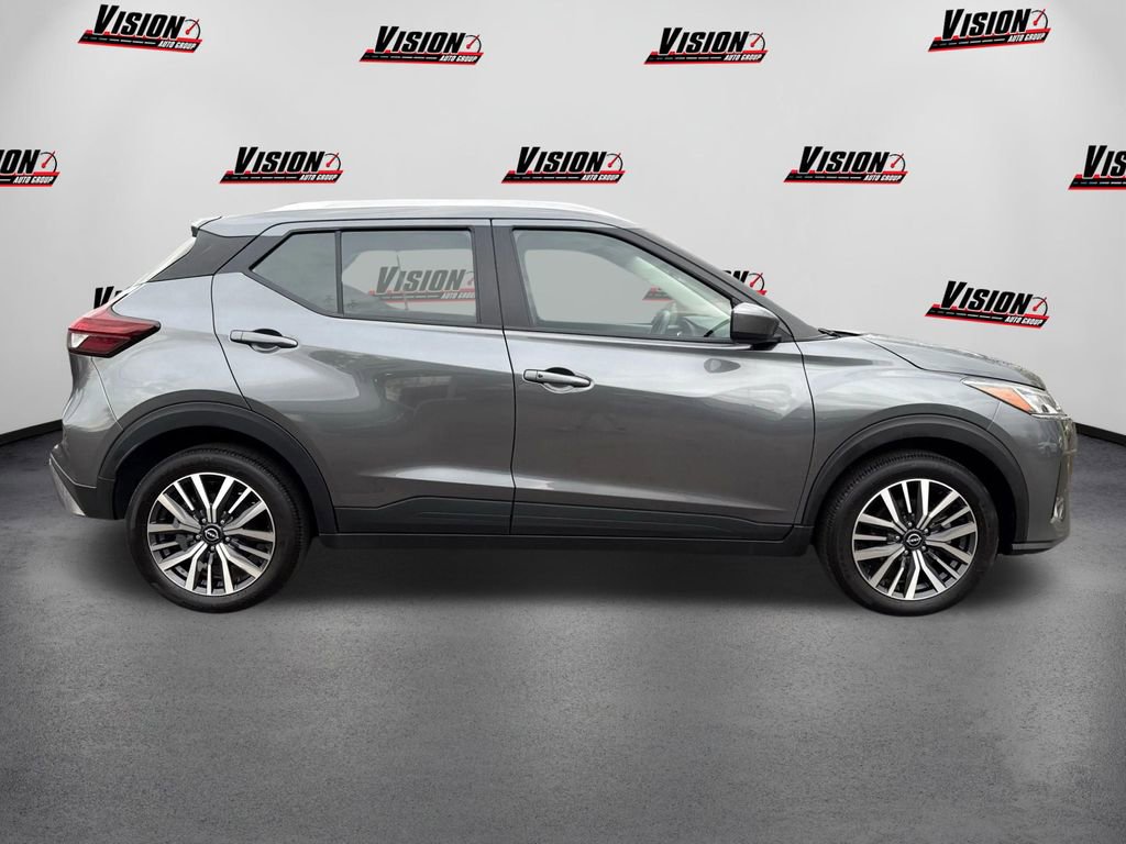 Used 2024 Nissan Kicks SV image 4