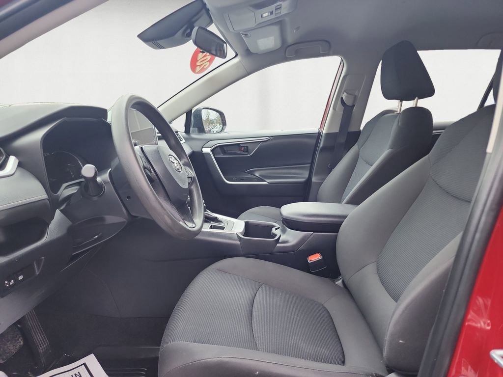 Used 2024 Toyota RAV4 LE image 9