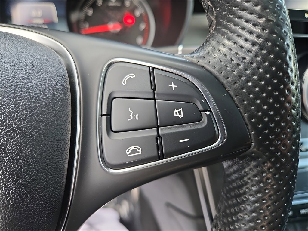 Used 2019 Mercedes-Benz GLC 300 4MATIC image 20