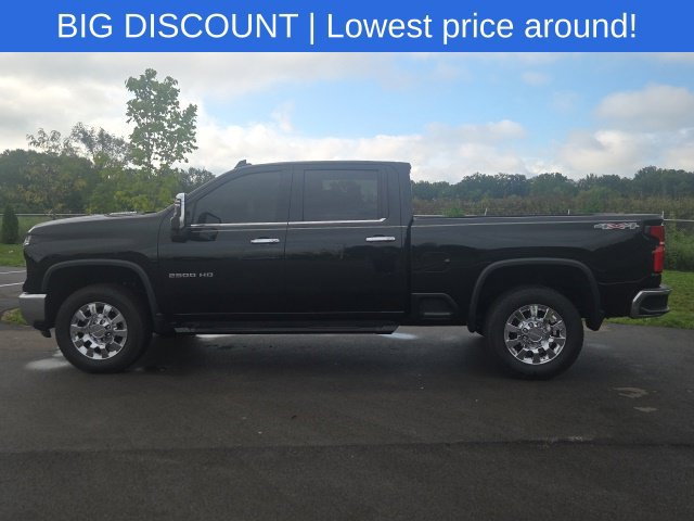 Used 2025 Chevrolet Silverado 2500 LTZ w/ LTZ Plus Package AWD/4WD image 16