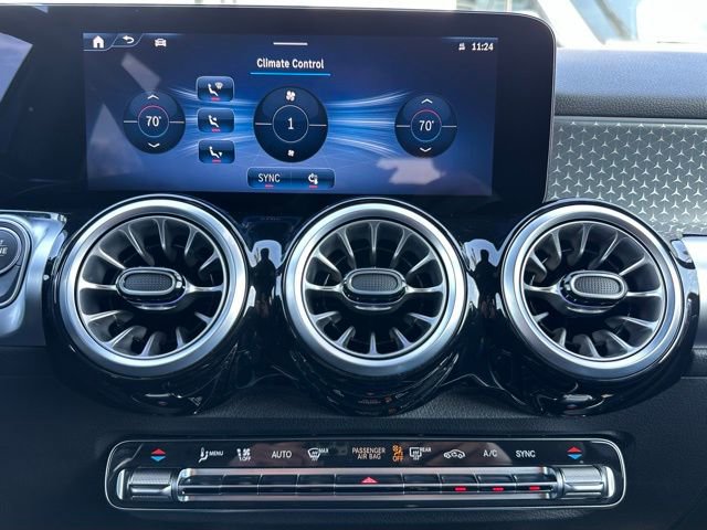 Used 2024 Mercedes-Benz GLB 250 4MATIC image 22