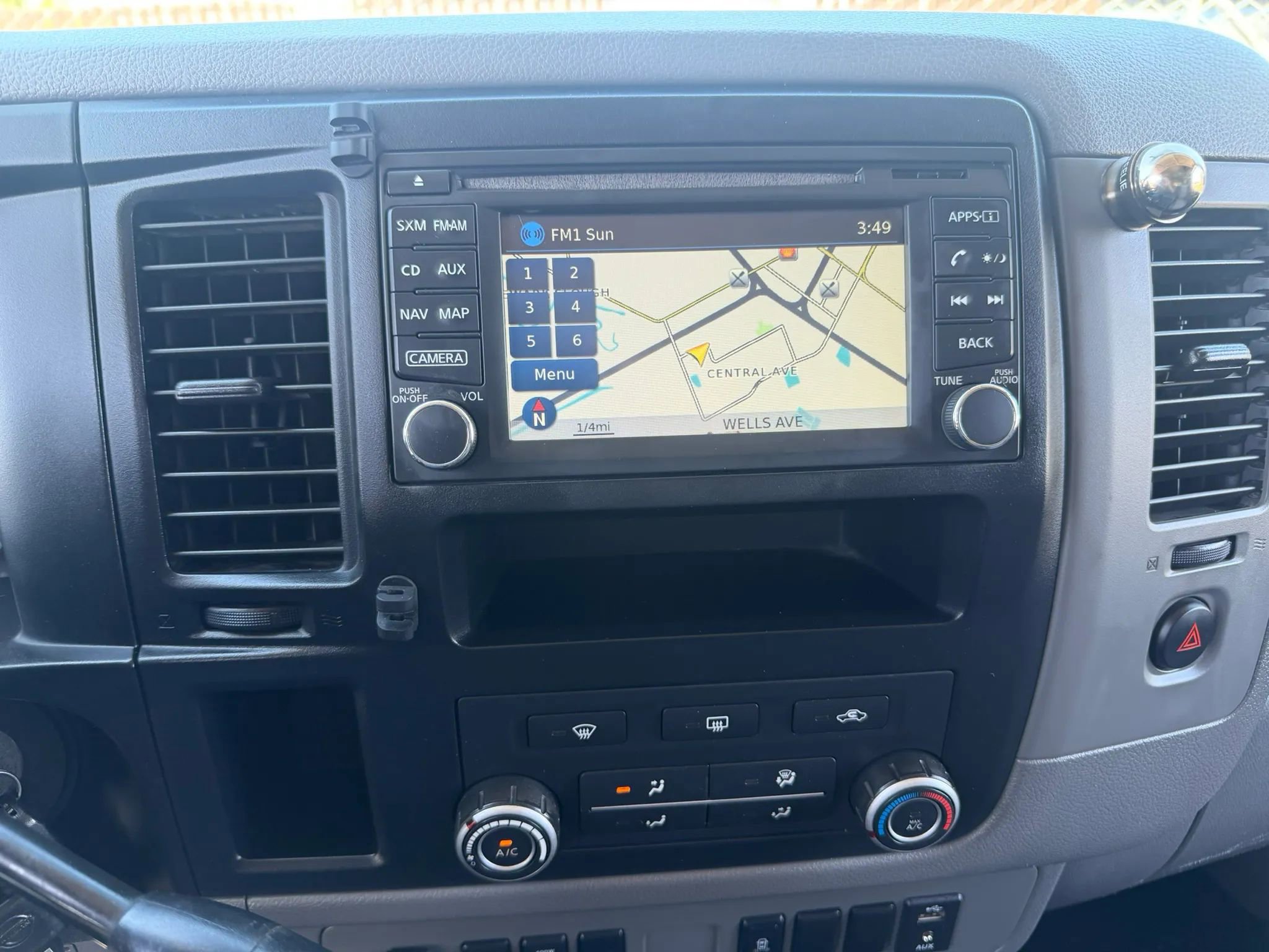 Used 2016 Nissan NV 3500 SV w/ Technology Package RWD image 15