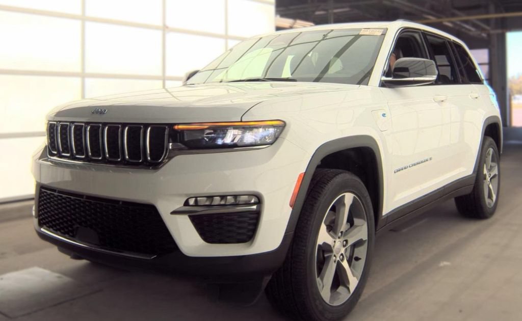 Used 2025 Jeep Grand Cherokee Limited 4xe