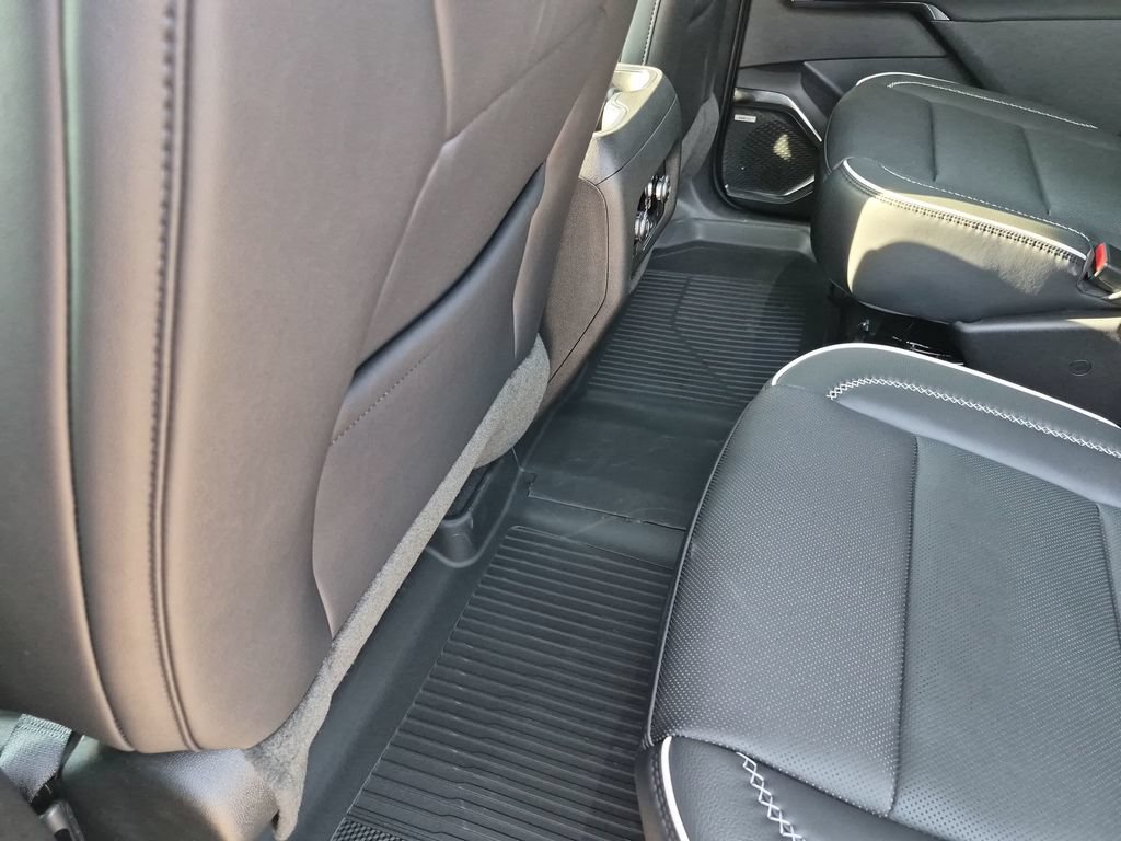 New 2026 GMC Acadia Denali w/ Super Cruise Package FWD image 37