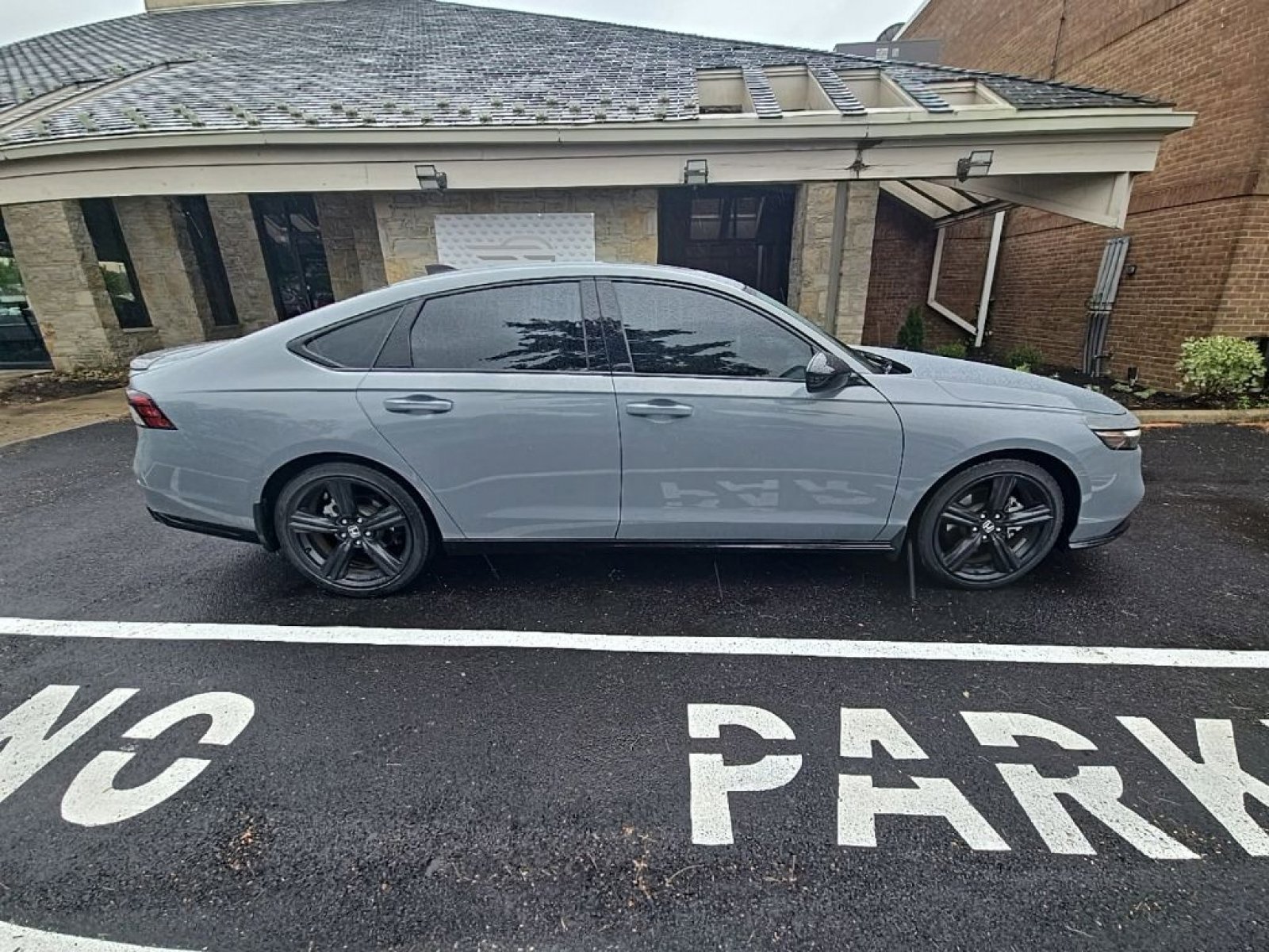 Used 2023 Honda Accord Sport image 6