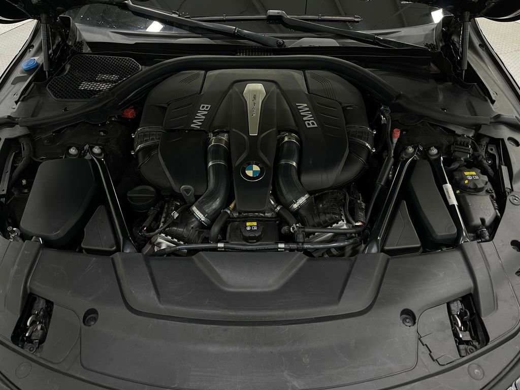 Used 2018 BMW 750i 750i image 28